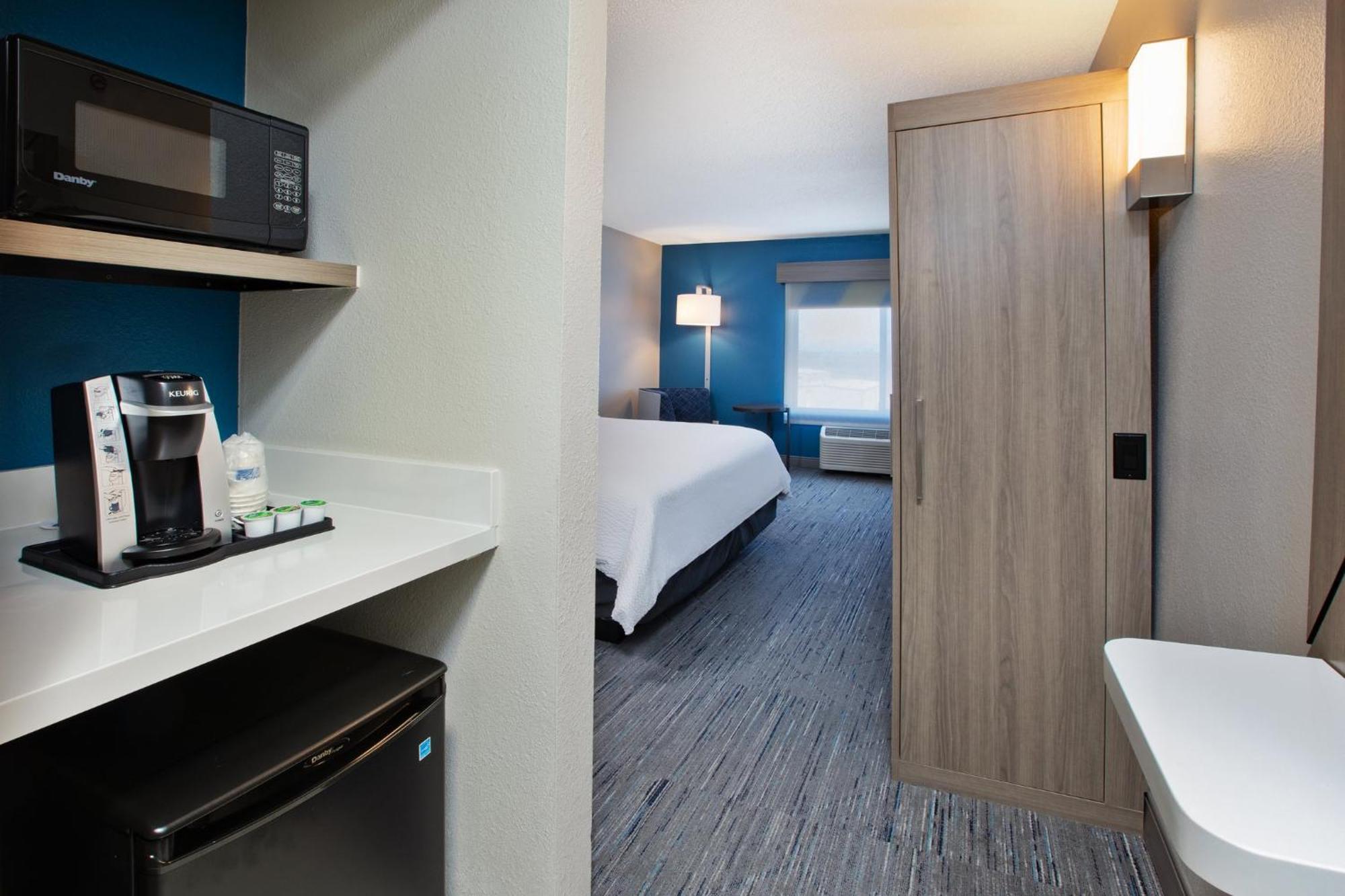 Holiday Inn Express Fremont By Ihg Exterior foto