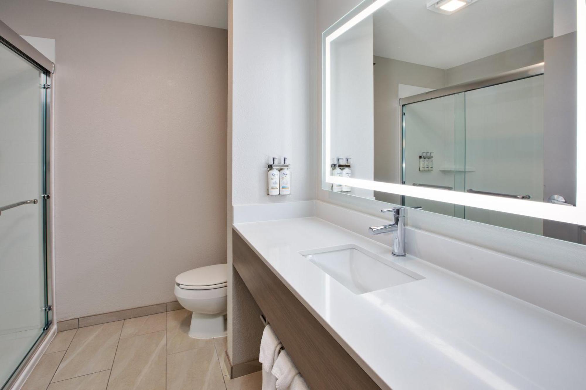 Holiday Inn Express Fremont By Ihg Exterior foto