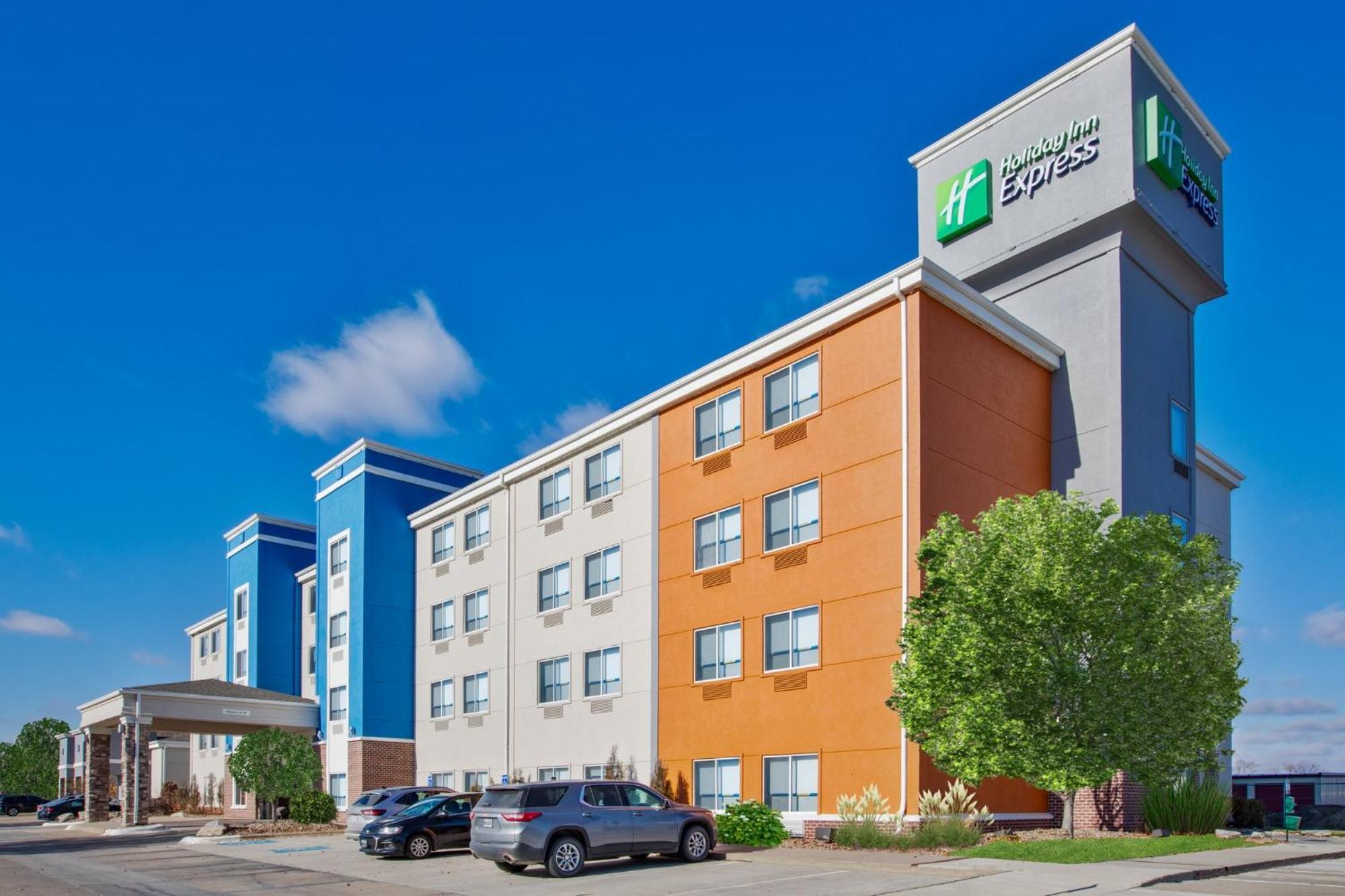 Holiday Inn Express Fremont By Ihg Exterior foto